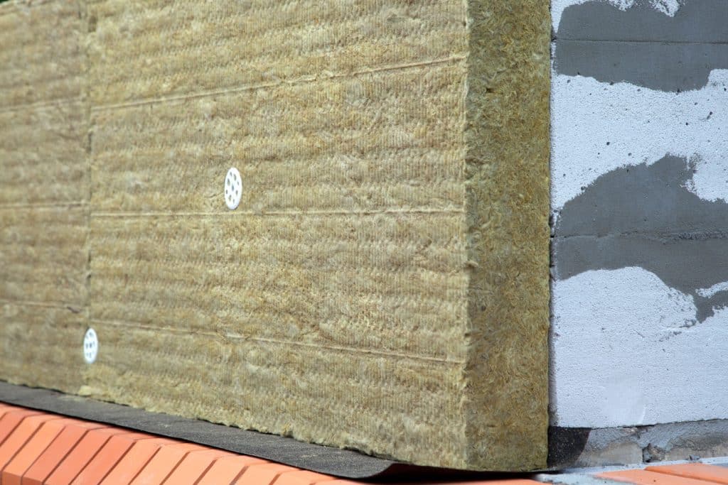 différences entre les poids propres des deux matériaux isolants