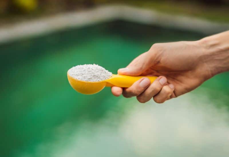 traiter sa piscine avec du bicarbonate de soude